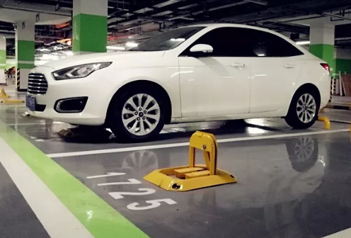 地下車(chē)庫(kù)金鋼砂地坪